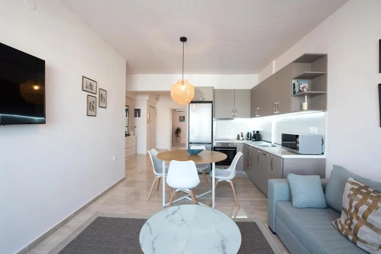 Daphne By Halu! : Downtown Family Penthouse Apartment Thessaloniki